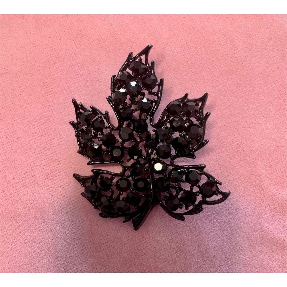 Vintage Weiss Black Rhinestone Leaf Brooch Signed Retro 1935-1950